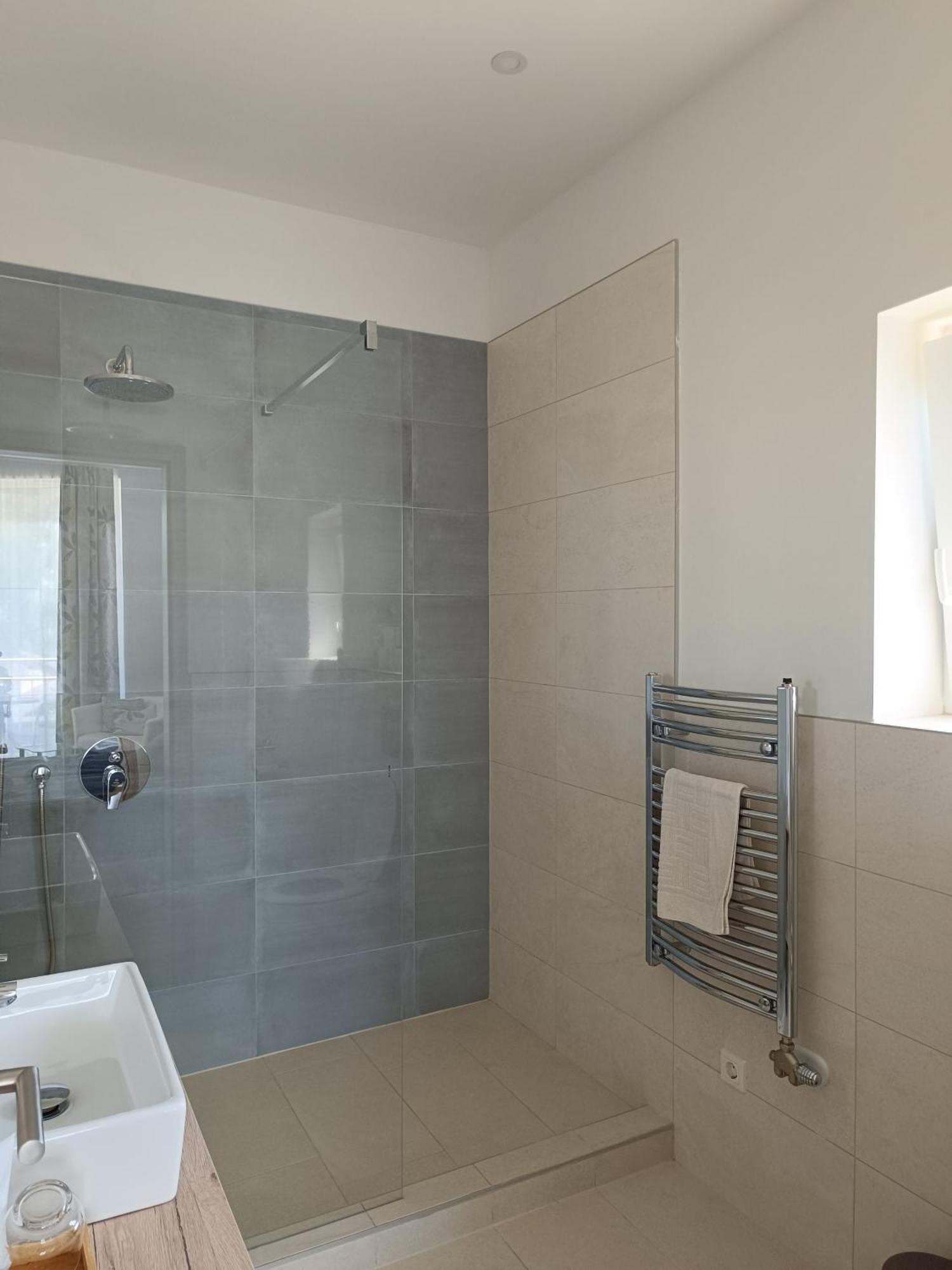 Ujhely Apartmanhaz Siófok Exterior foto