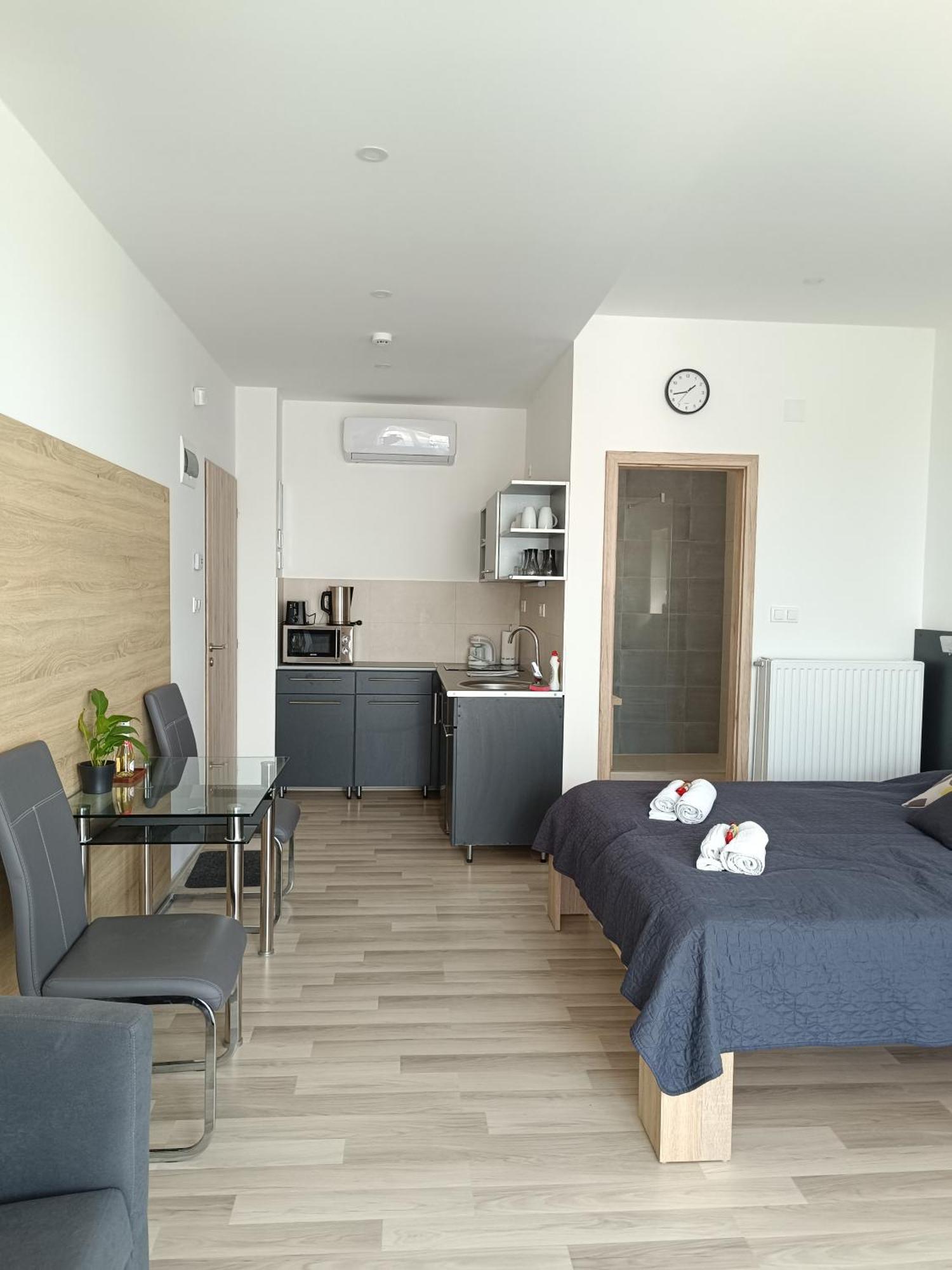 Ujhely Apartmanhaz Siófok Exterior foto