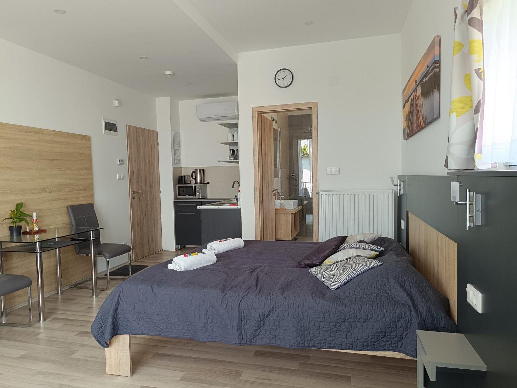 Ujhely Apartmanhaz Siófok Exterior foto