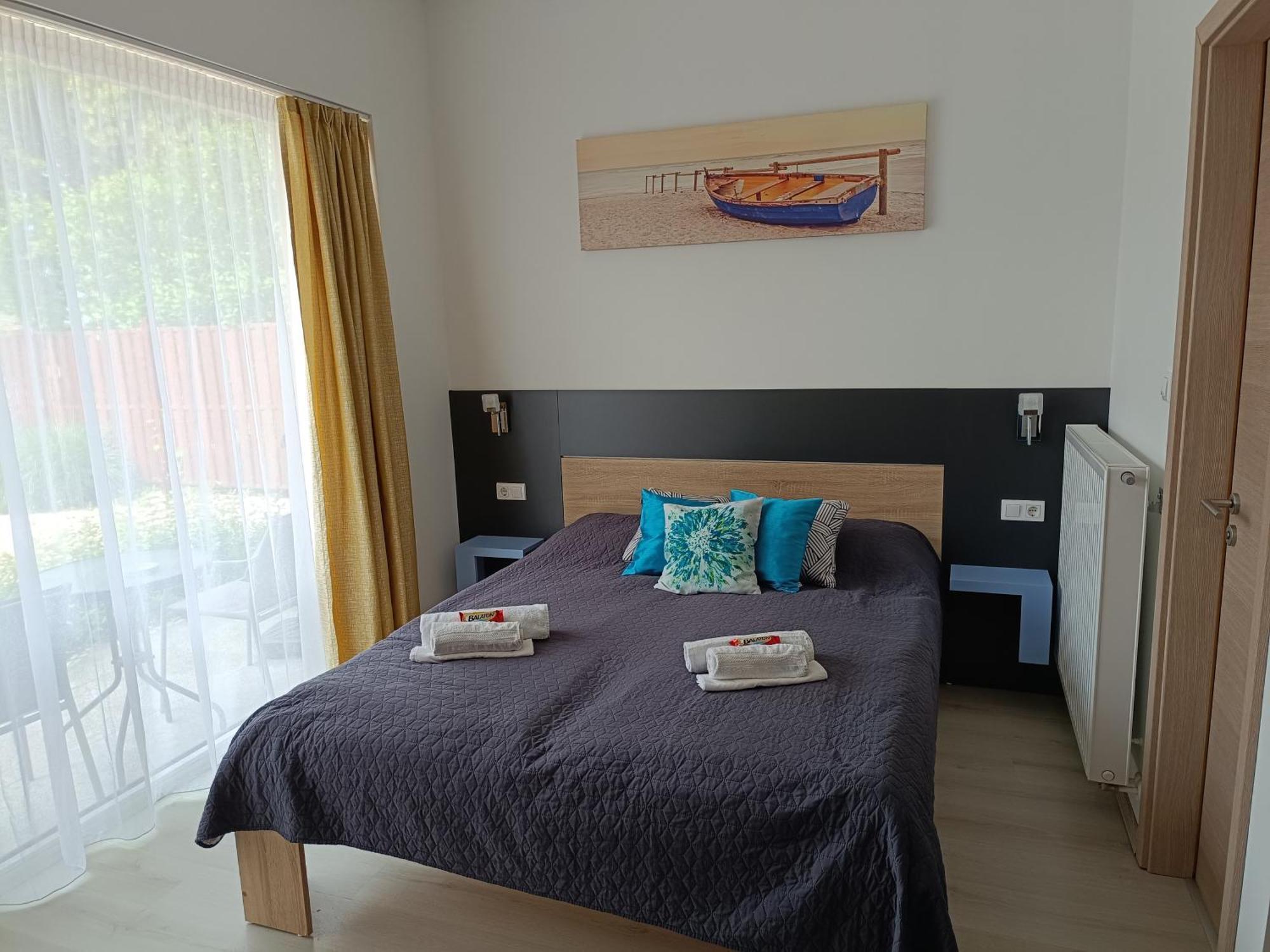 Ujhely Apartmanhaz Siófok Exterior foto