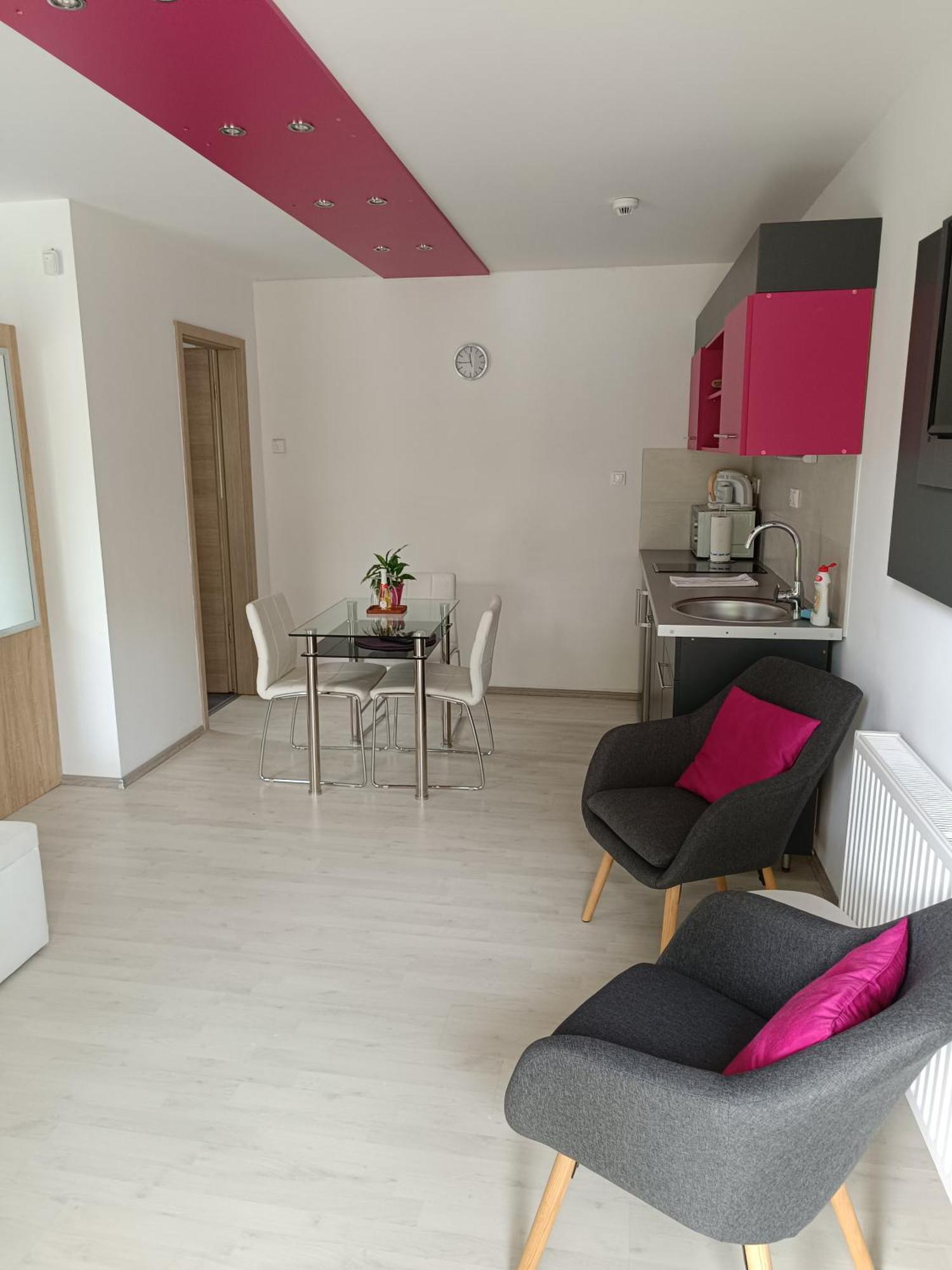 Ujhely Apartmanhaz Siófok Exterior foto