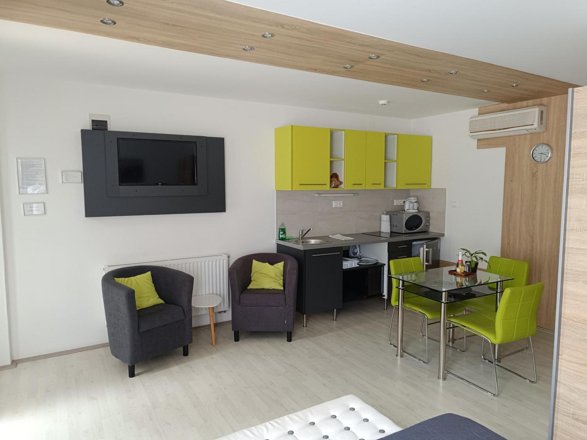 Ujhely Apartmanhaz Siófok Exterior foto